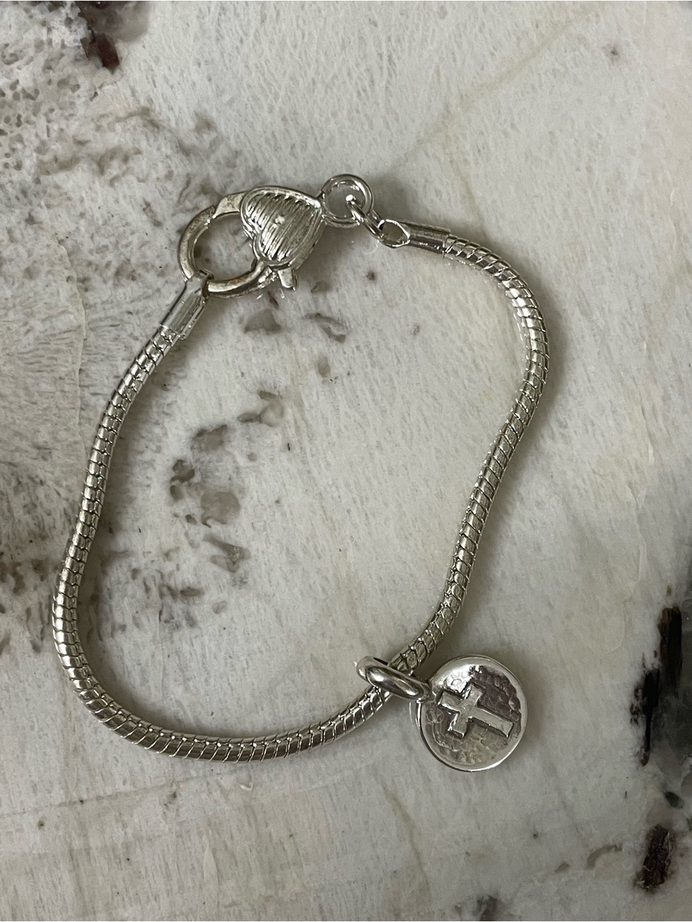 Brighton Silver Serpentine Chain Bracelet with Round Cross/Believe Charm 7.75”